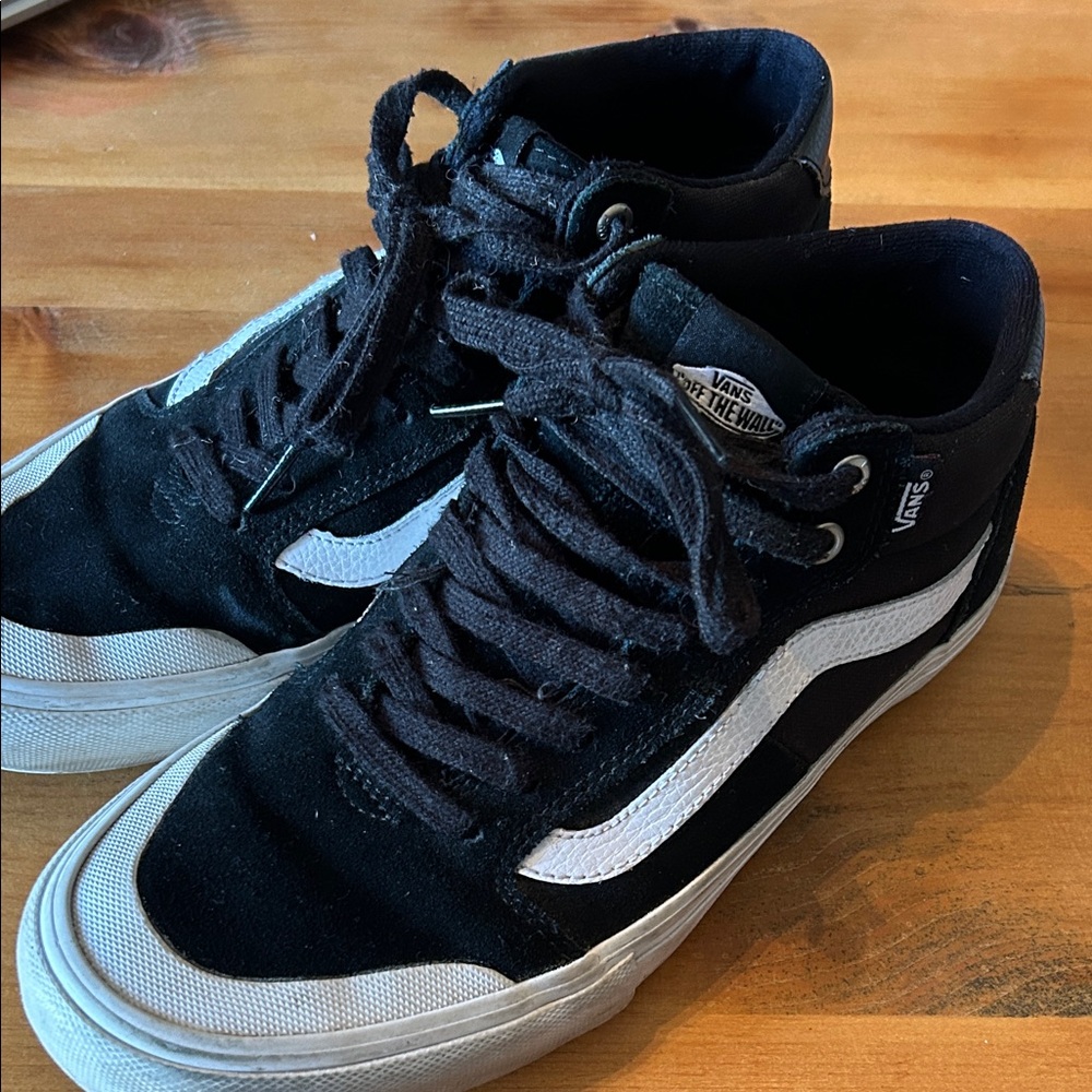 Vans Men's Black and White Sneakers 9